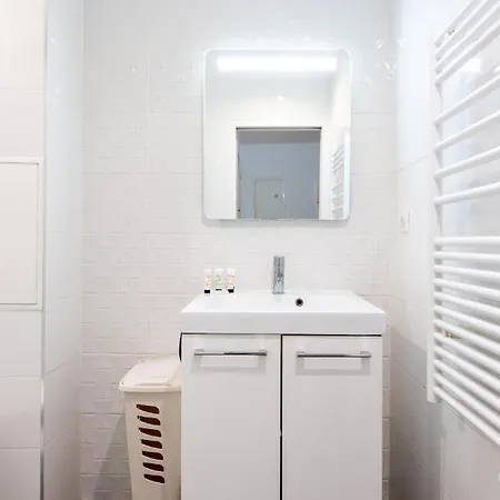 Apartment Le Nid Du Suquet Escapade Ideale Pour Couples, Pres Commerces, Palais Et Plages